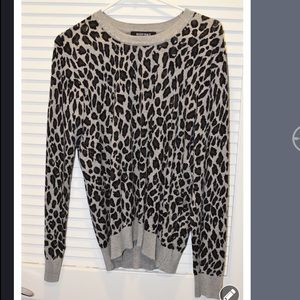 Ellen Tracy Gray leopard print sweater